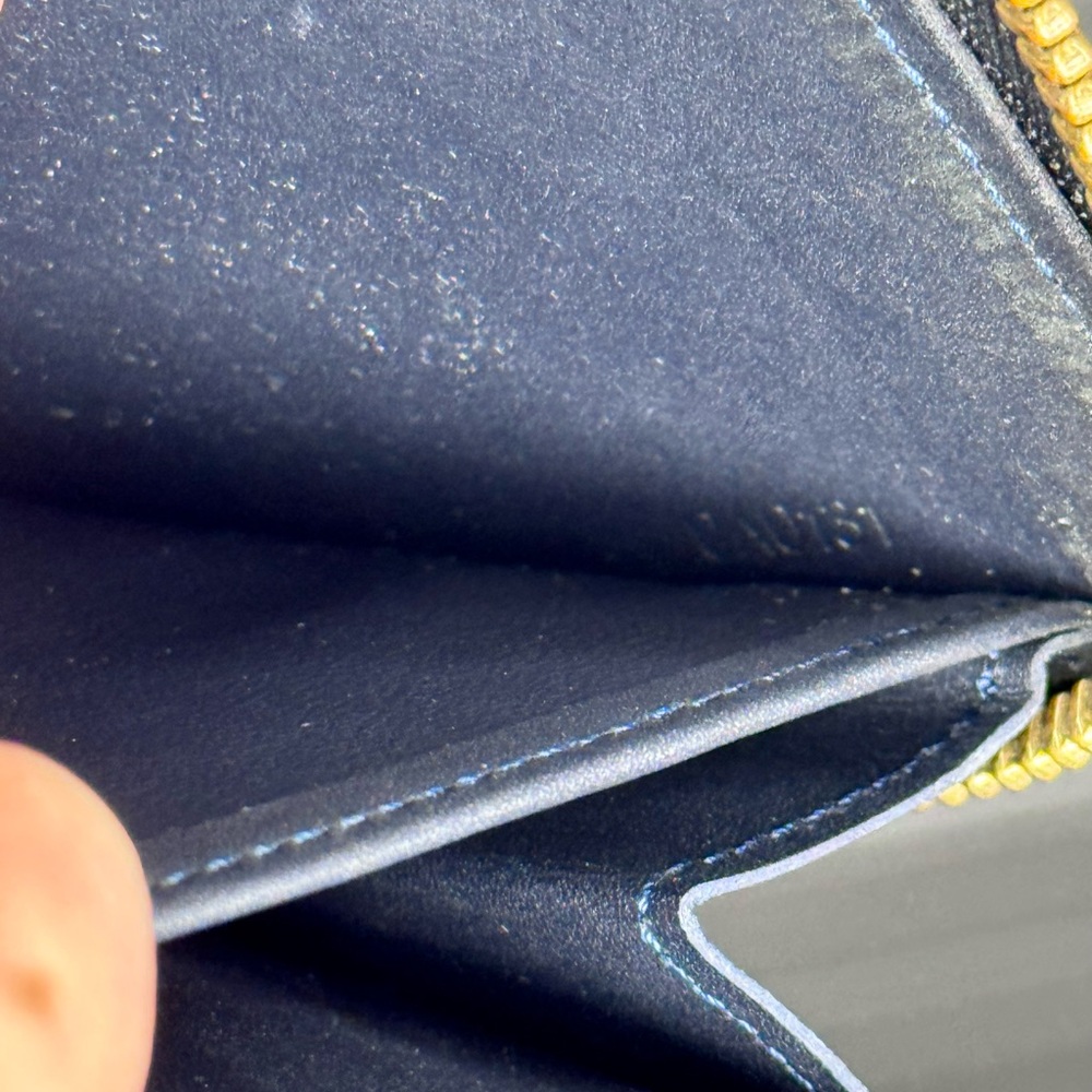 Louis Vuitton Blue Wallet Elegant Design Limited Edition - Picture 8 of 8